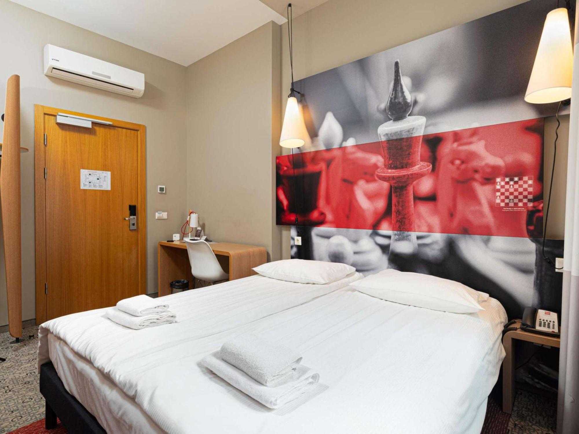 Ibis Centre 3*