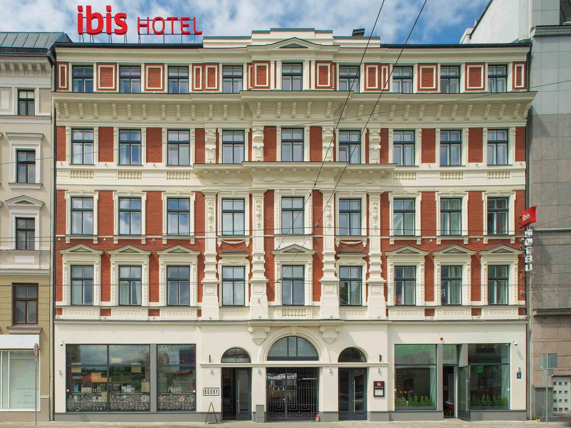 Khách sạn Ibis Centre 3*